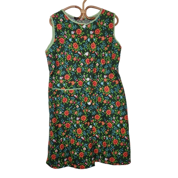 Vintage green floral chore day buttondown house dress with pockets - Picture 3 of 9